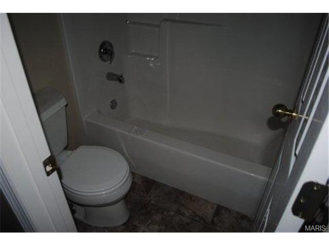 708 Obrecht Ln, O'fallon, MO 63366 photo 12