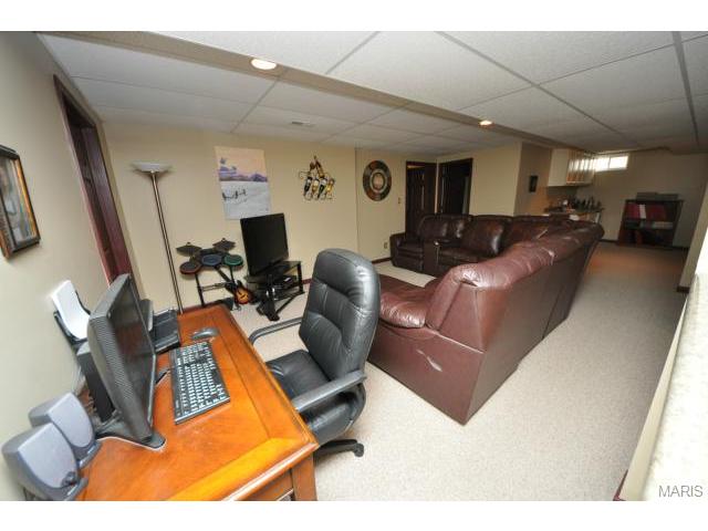 23 Amber Meadows Dr, O'fallon, MO 63366 photo 17