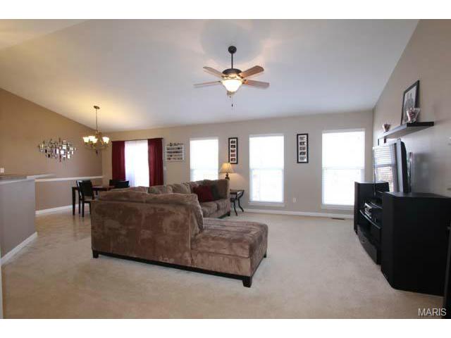 7 Millers Ct, O'fallon, MO 63366 photo 2
