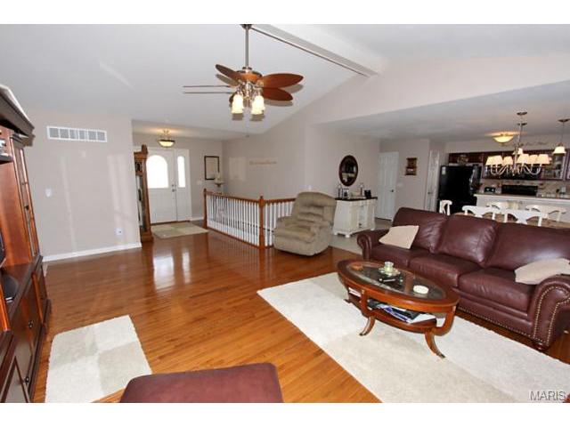 337 Thoreau Blvd, O'fallon, MO 63366 photo 3