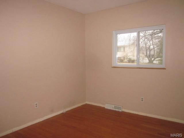 437 Fairview Ct, Ballwin, MO 63021 photo 9