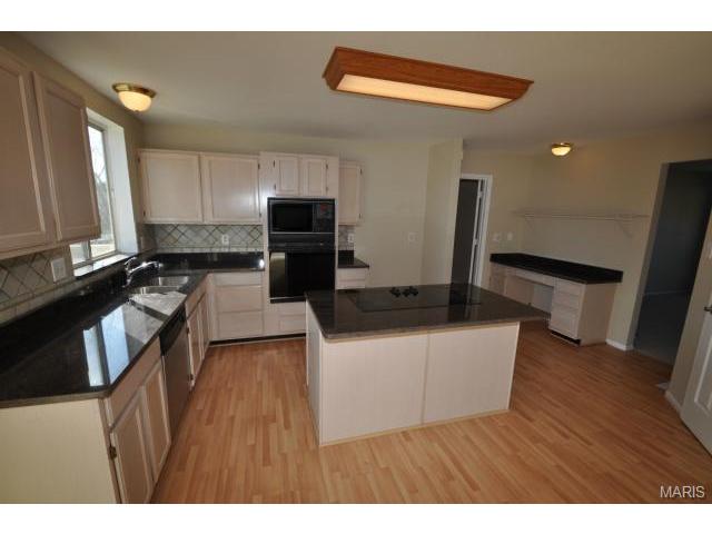 7 Plank Road Ct, O'fallon, MO 63368 photo 2