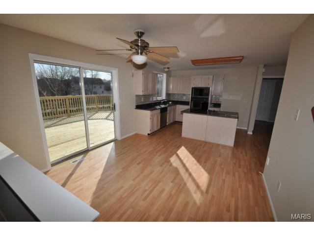 7 Plank Road Ct, O'fallon, MO 63368 photo 3