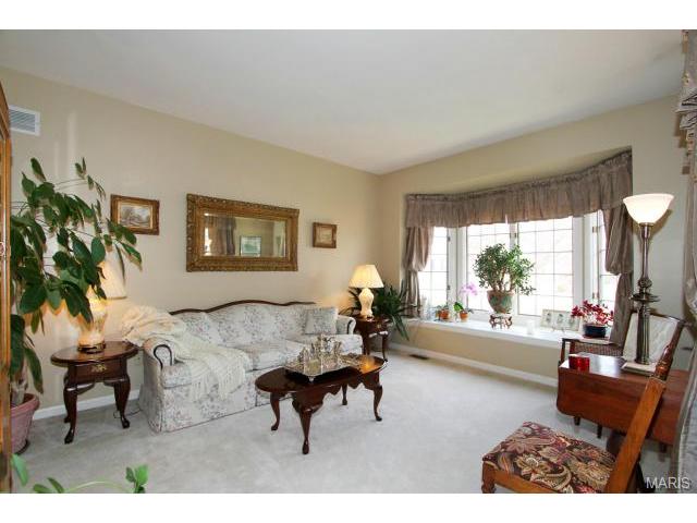 541 Malinmor Dr, Weldon Spring, MO 63304 photo 4