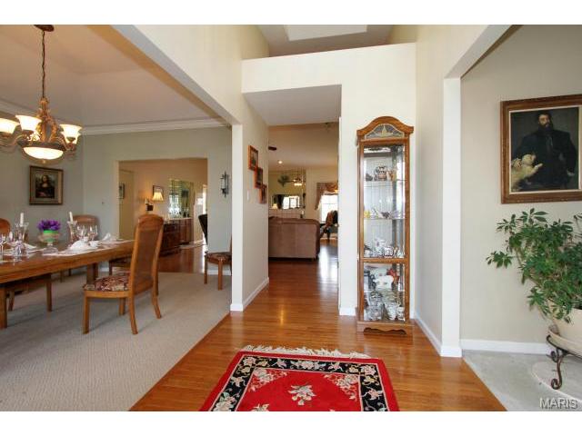 541 Malinmor Dr, Weldon Spring, MO 63304 photo 2