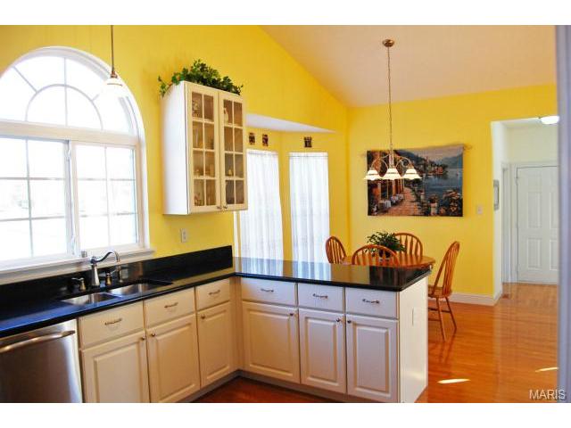 702 Rolling Wind Dr, O'fallon, MO 63368 photo 9