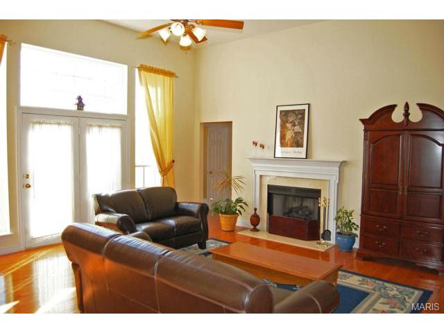702 Rolling Wind Dr, O'fallon, MO 63368 photo 3