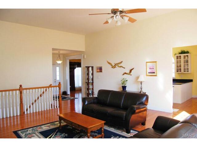 702 Rolling Wind Dr, O'fallon, MO 63368 photo 4