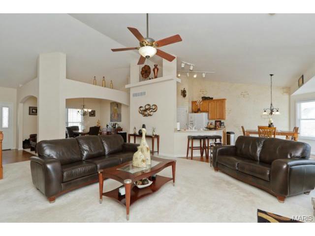 1428 Noyack Dr, O'fallon, MO 63366 photo 8