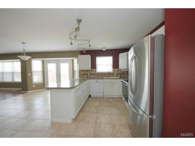 11 Breezy Point Ct, O'fallon, MO 63368 photo 9