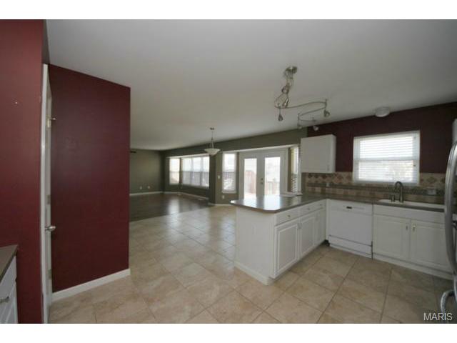 11 Breezy Point Ct, O'fallon, MO 63368 photo 10