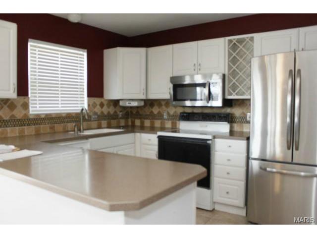 11 Breezy Point Ct, O'fallon, MO 63368 photo 2