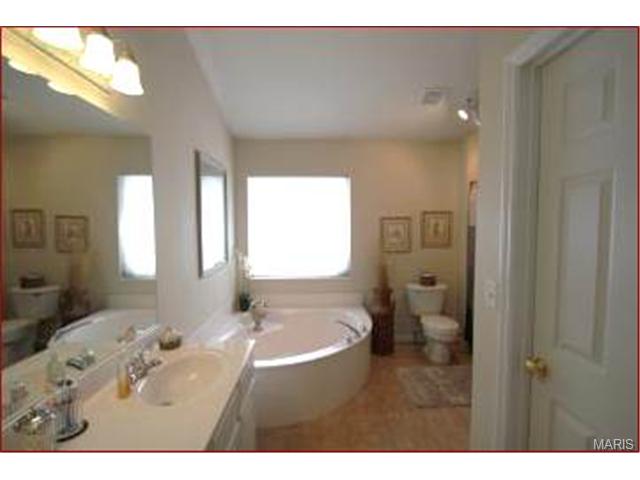 1326 Franklins Kite Dr, O'fallon, MO 63366 photo 7