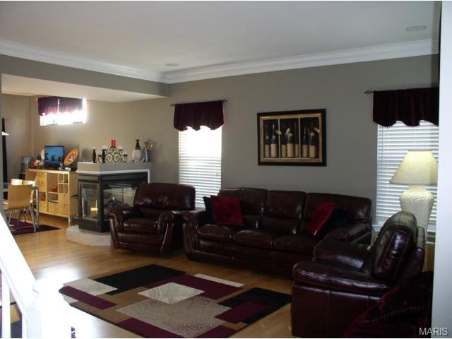 432 Covered Bridge Ln, O'fallon, MO 63368 photo 2