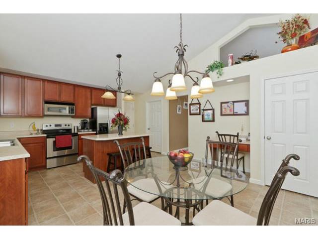 949 Molloy Dr, O'fallon, MO 63366 photo 18