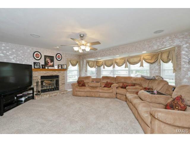 2 Queen Victoria Ct, O'fallon, MO 63366 photo 3