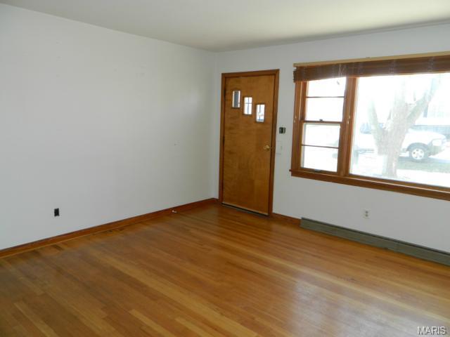 111 Saint Joseph Ave, O'fallon, MO 63366 photo 2