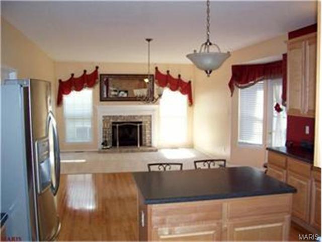 910 Bentley Park Cir, O'fallon, MO 63368 photo 4