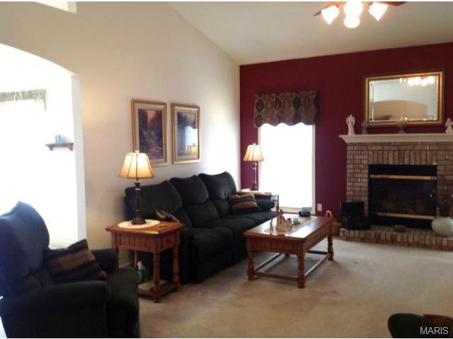 1585 Wainscott Dr, O'fallon, MO 63366 photo 9