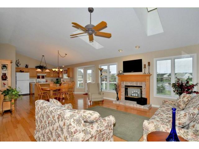 21 Dunleith Ct, O'fallon, MO 63366 photo 3