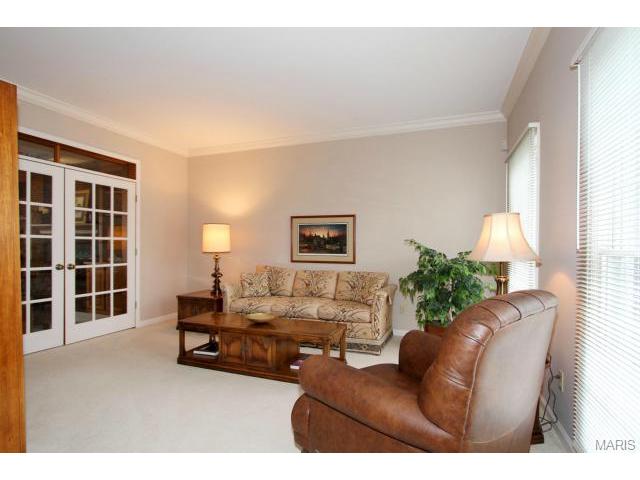 423 Arbor Glen Dr, Ballwin, MO 63021 photo 4