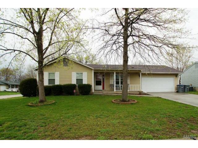 1373 Half Moon Dr, O'fallon, MO 63366 photo 1