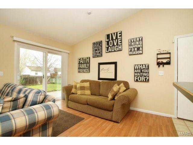 1373 Half Moon Dr, O'fallon, MO 63366 photo 5