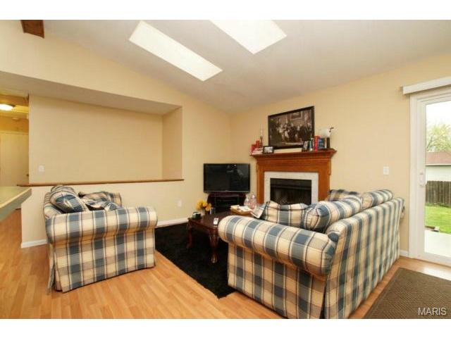 1373 Half Moon Dr, O'fallon, MO 63366 photo 6