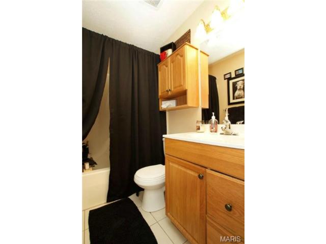 1373 Half Moon Dr, O'fallon, MO 63366 photo 11