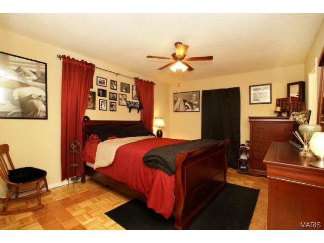 1373 Half Moon Dr, O'fallon, MO 63366 photo 9