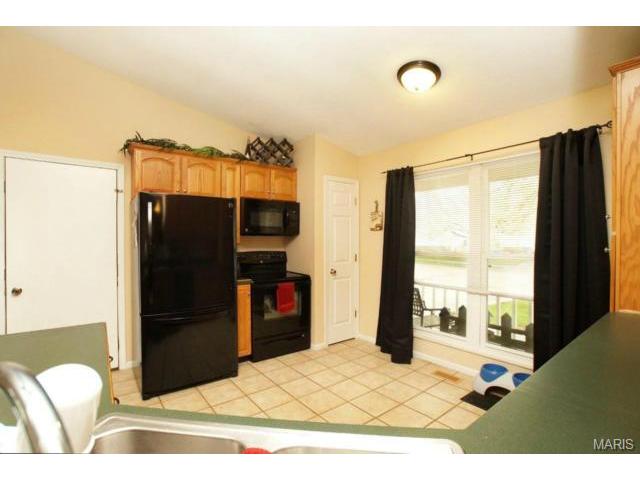 1373 Half Moon Dr, O'fallon, MO 63366 photo 8