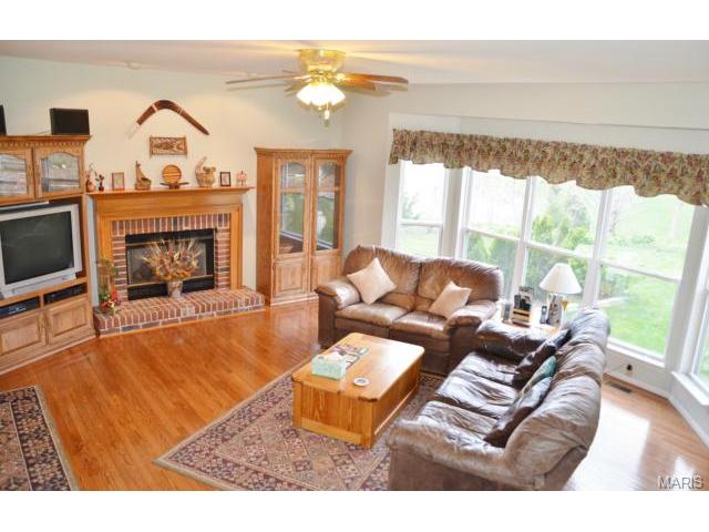 5578 Hennsley Cir, Weldon Spring, MO 63304 photo 13
