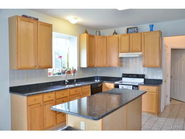 5578 Hennsley Cir, Weldon Spring, MO 63304 photo 11