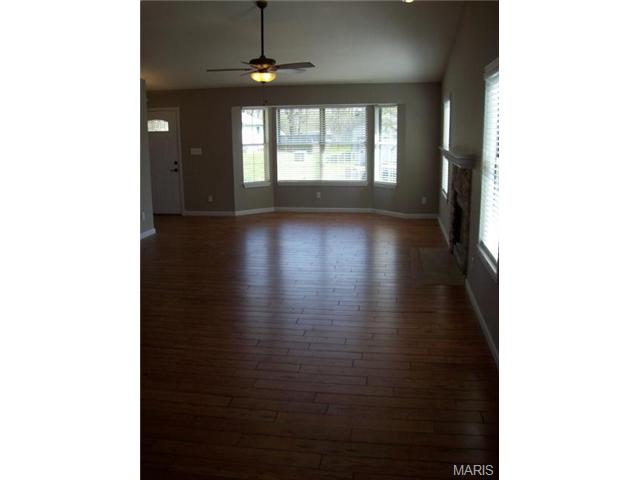 827 S Valleywind Ct, O'fallon, MO 63366 photo 3