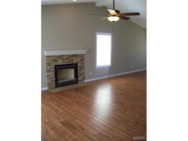 827 S Valleywind Ct, O'fallon, MO 63366 photo 4