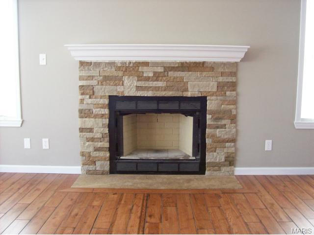 827 S Valleywind Ct, O'fallon, MO 63366 photo 5