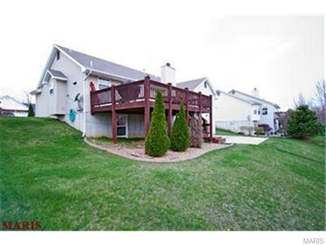 2717 Post Meadows Dr, O'fallon, MO 63368 photo 2