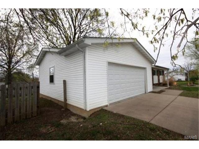 811 Larkspur Ln, O'fallon, MO 63366 photo 3