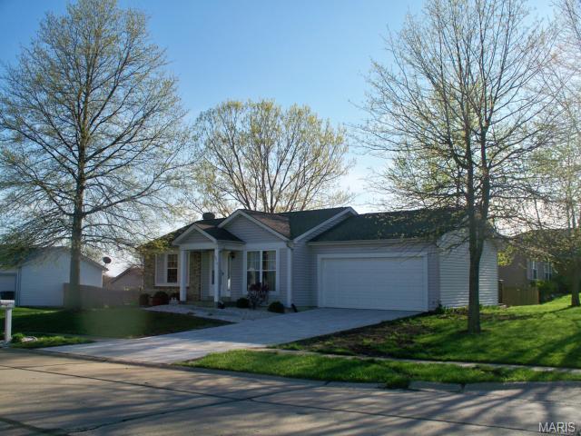 2419 Amarillo Dr, O'fallon, MO 63368 photo 4