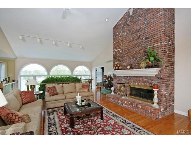 54 Valentine Farm Ln, Weldon Spring, MO 63304 photo 7