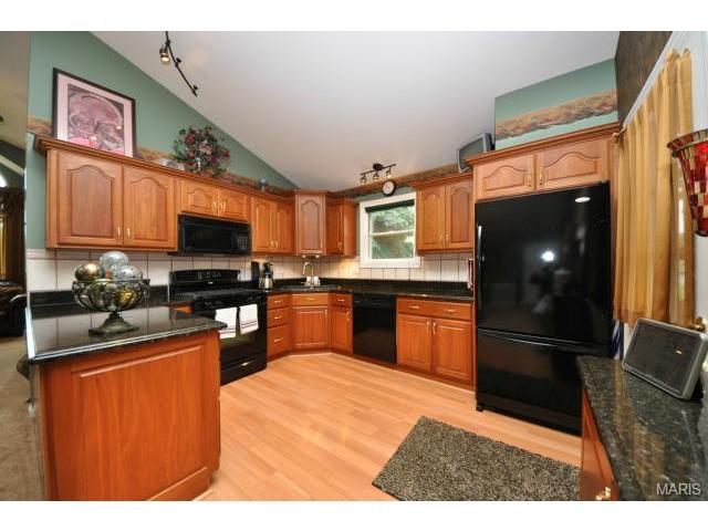 203 Surrey Ct, O'fallon, MO 63366 photo 7