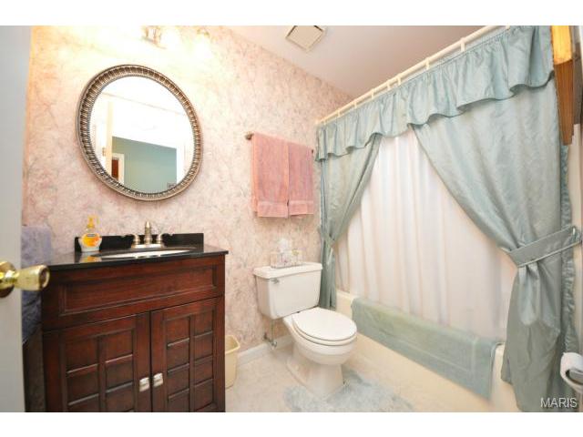 203 Surrey Ct, O'fallon, MO 63366 photo 15