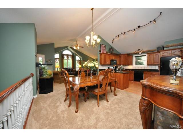 203 Surrey Ct, O'fallon, MO 63366 photo 9