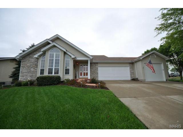 203 Surrey Ct, O'fallon, MO 63366 photo 1