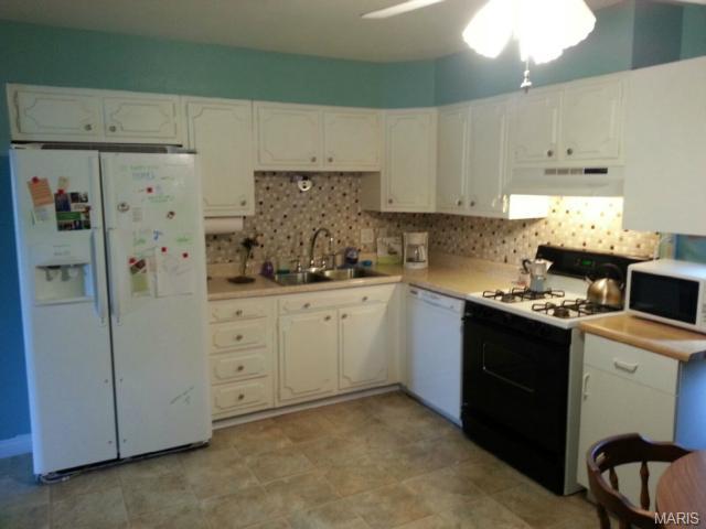 337 Fairview Ct, Ballwin, MO 63021 photo 2