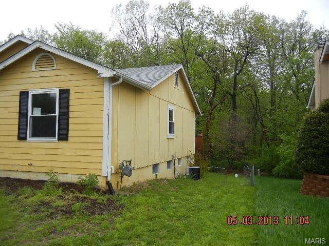 49 Chip Dr, O'fallon, MO 63366 photo 2