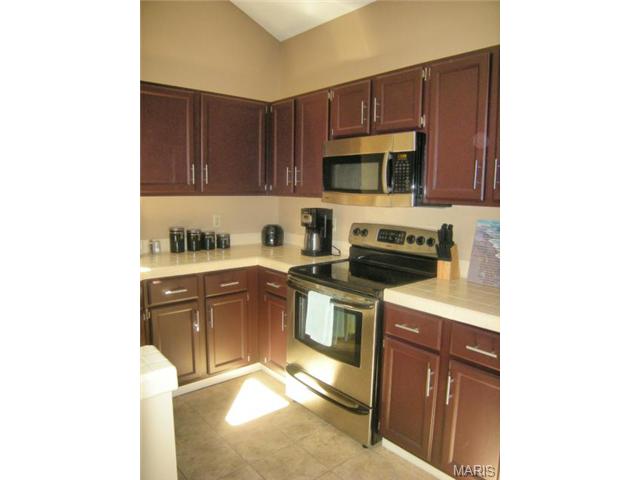 14 Hemingway Ct, Weldon Spring, MO 63304 photo 5