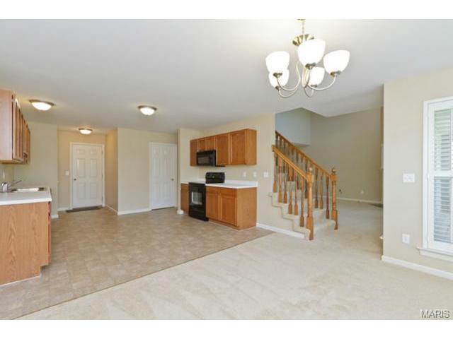 605 Hawk Run Dr, O'fallon, MO 63368 photo 11
