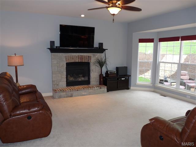 201 Centennial Dr, O'fallon, MO 63368 photo 8
