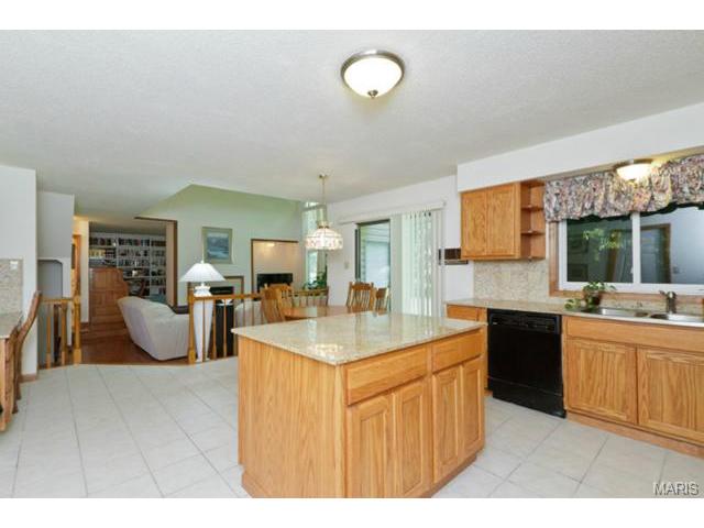 927 Hemingway, Weldon Spring, MO 63304 photo 15